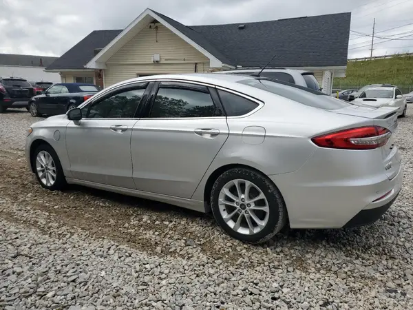 3FA6P0SU3KR212101 2019 FORD FUSION - Image 2