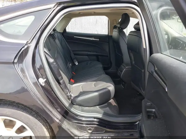 3FA6P0SU3KR212423 2019 FORD FUSION - Image 8