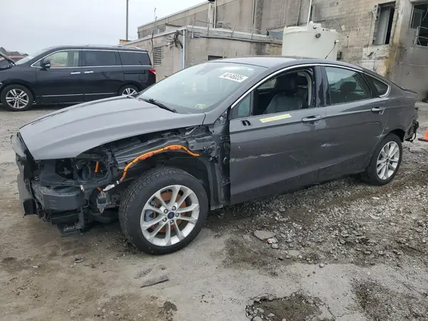 3FA6P0SU3KR213104 2019 FORD FUSION - Image 1