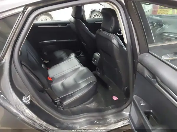 3FA6P0SU3KR215094 2019 FORD FUSION - Image 8