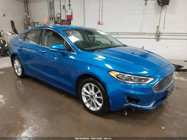 3FA6P0SU3KR258351 2019 FORD FUSION - Image 1