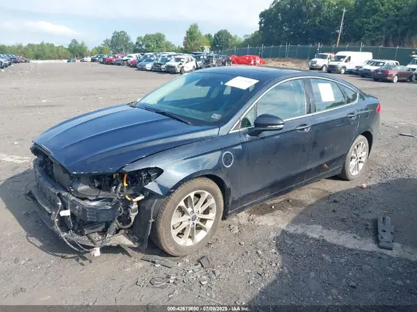 3FA6P0SU3LR154945 2020 FORD FUSION - Image 2