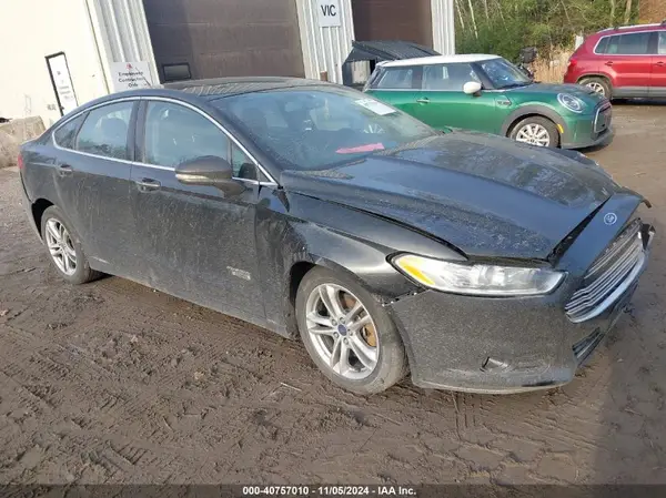 3FA6P0SU4GR252467 2016 FORD FUSION - Image 1