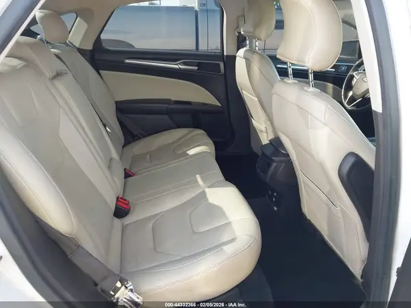 3FA6P0SU4GR320783 2016 FORD FUSION - Image 8