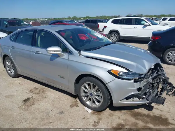 3FA6P0SU4JR239919 2018 FORD FUSION - Image 1