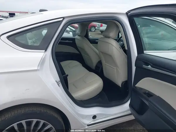 3FA6P0SU4JR258518 2018 FORD FUSION - Image 8