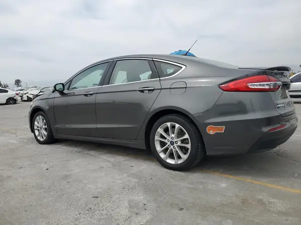3FA6P0SU4LR132467 2020 FORD FUSION - Image 2