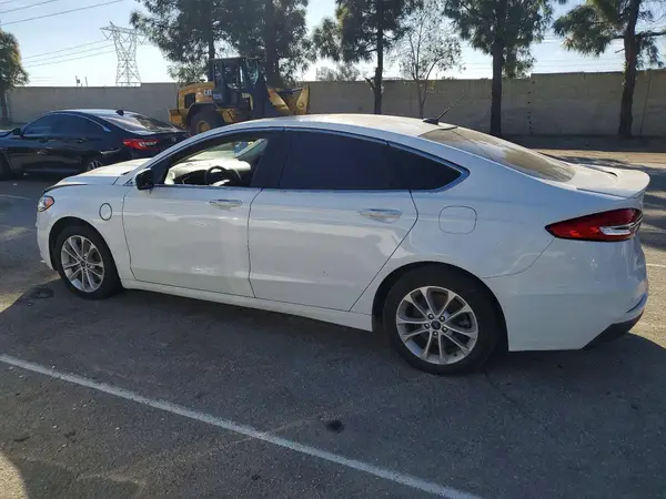 3FA6P0SU4LR181765 2020 FORD FUSION - Image 2
