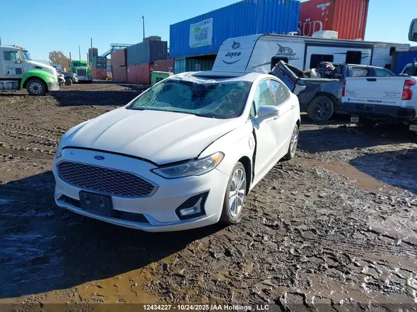 3FA6P0SU4LR228194 2020 FORD FUSION - Image 2
