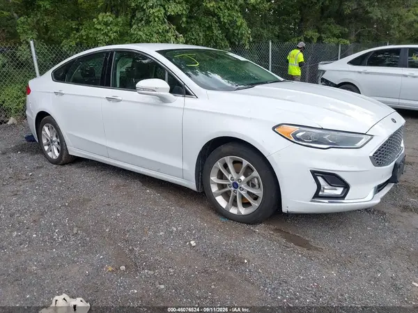 3FA6P0SU4LR259414 2020 FORD FUSION - Image 1