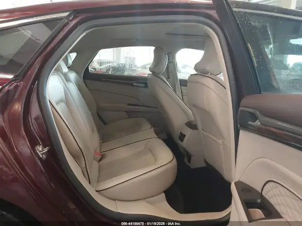 3FA6P0SU5HR274740 2017 FORD FUSION - Image 8