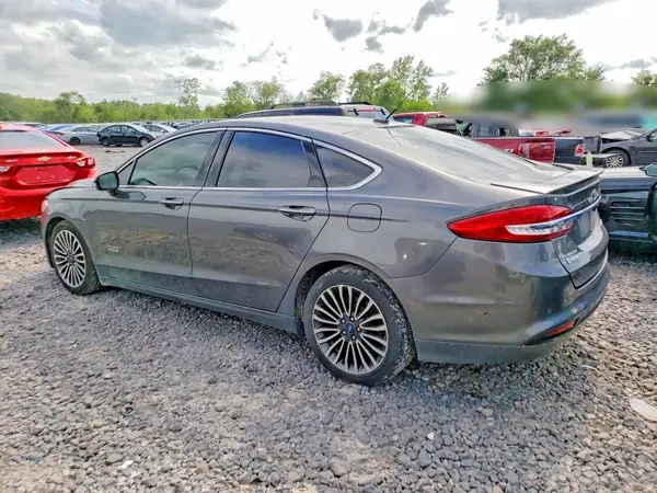 3FA6P0SU5HR370982 2017 FORD FUSION - Image 2