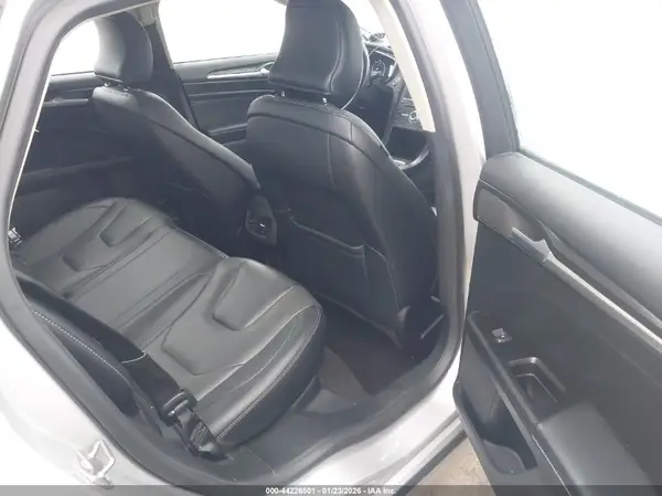 3FA6P0SU5KR177822 2019 FORD FUSION - Image 8