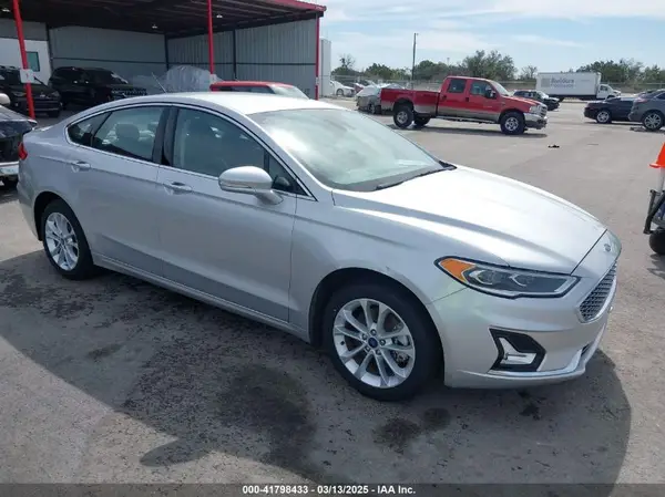 3FA6P0SU5KR228638 2019 FORD FUSION - Image 1