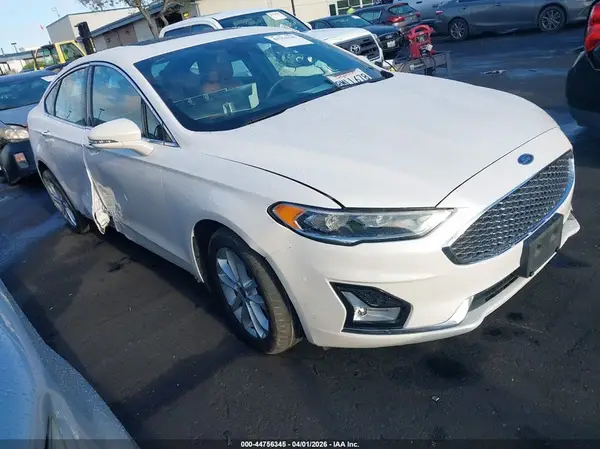 3FA6P0SU5KR251773 2019 FORD FUSION - Image 1
