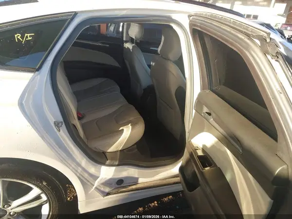 3FA6P0SU6GR173463 2016 FORD FUSION - Image 8