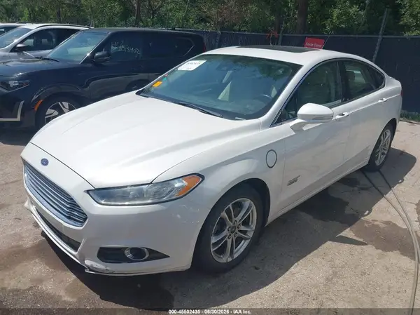 3FA6P0SU6GR272946 2016 FORD FUSION - Image 2