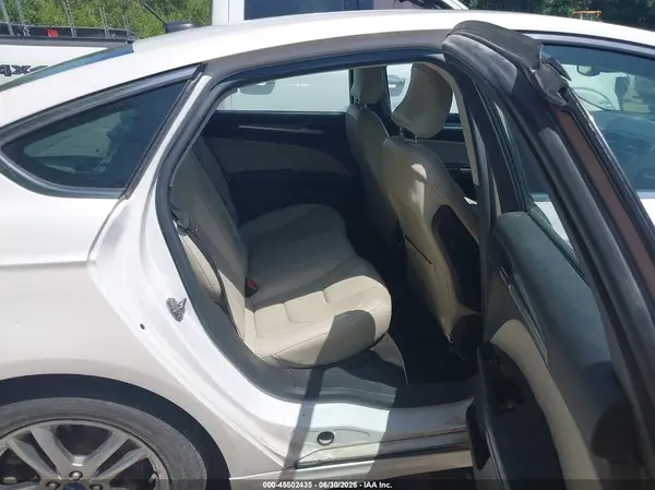 3FA6P0SU6GR272946 2016 FORD FUSION - Image 8