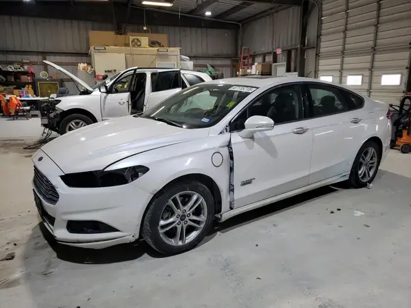 3FA6P0SU6GR320560 2016 FORD FUSION - Image 1