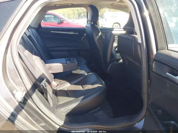3FA6P0SU6HR238927 2017 FORD FUSION - Image 8