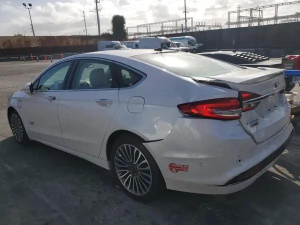3FA6P0SU6HR276190 2017 FORD FUSION - Image 2