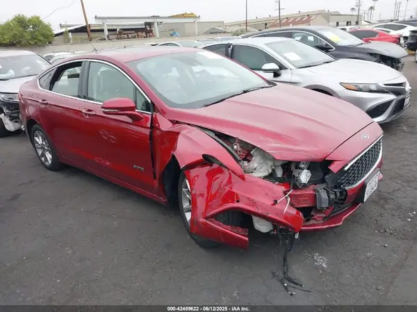 3FA6P0SU6HR313612 2017 FORD FUSION - Image 1