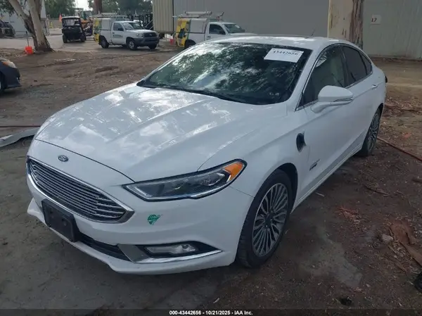 3FA6P0SU6HR329342 2017 FORD FUSION - Image 2