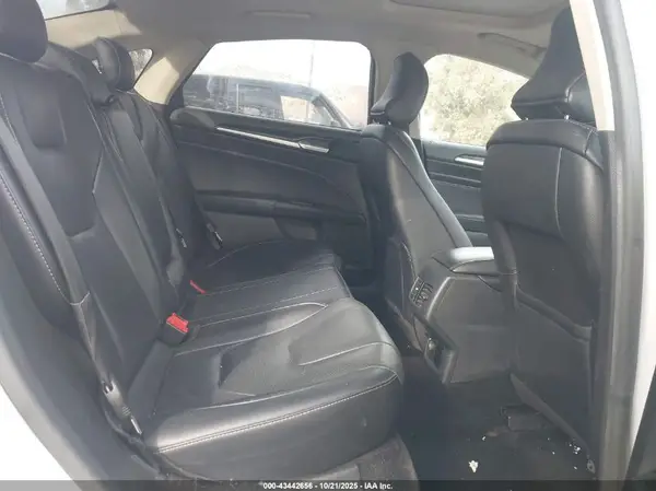 3FA6P0SU6HR329342 2017 FORD FUSION - Image 8