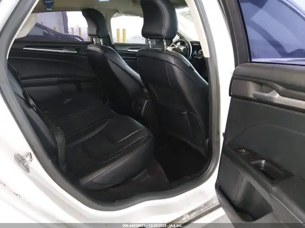 3FA6P0SU6HR379609 2017 FORD FUSION - Image 8