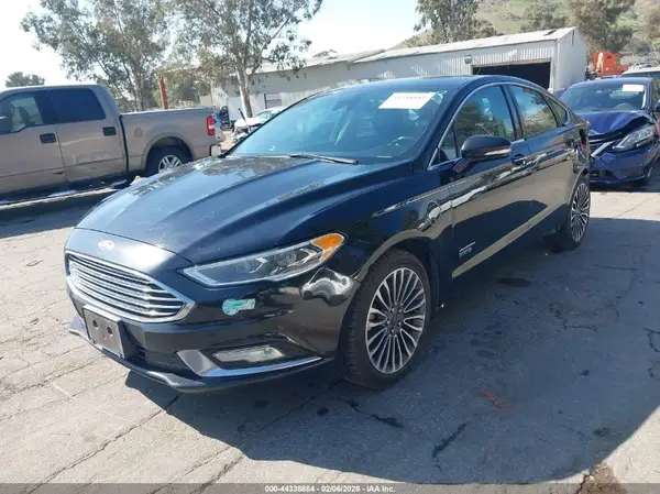 3FA6P0SU6HR380002 2017 FORD FUSION - Image 2