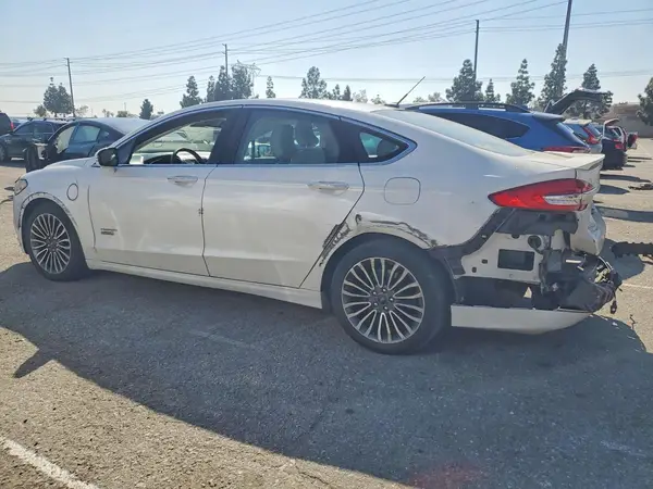 3FA6P0SU6HR413807 2017 FORD FUSION - Image 2