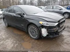 3FA6P0SU6JR275823 2018 FORD FUSION