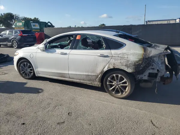 3FA6P0SU6KR143520 2019 FORD FUSION - Image 2