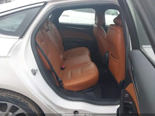 3FA6P0SU6KR208446 2019 FORD FUSION - Image 8