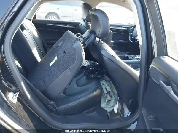 3FA6P0SU6KR213131 2019 FORD FUSION - Image 8