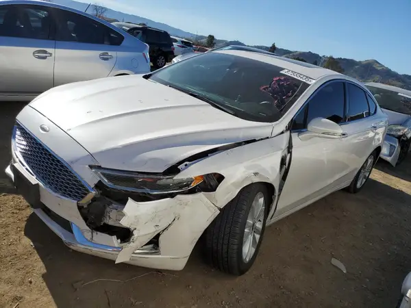 3FA6P0SU6KR216742 2019 FORD FUSION - Image 1