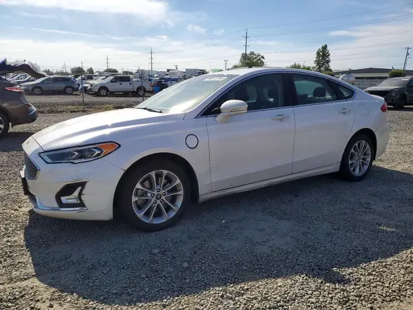 3FA6P0SU6KR236182 2019 FORD FUSION - Image 1
