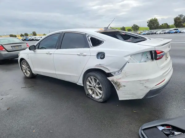 3FA6P0SU6LR132468 2020 FORD FUSION - Image 2