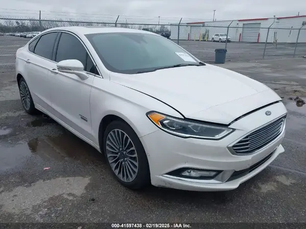 3FA6P0SU7HR191665 2017 FORD FUSION - Image 1