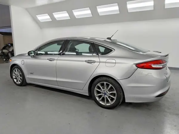 3FA6P0SU7HR211106 2017 FORD FUSION - Image 2