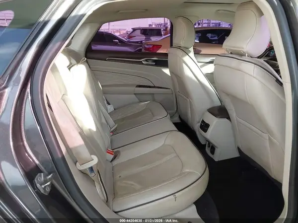 3FA6P0SU7HR306460 2017 FORD FUSION - Image 8