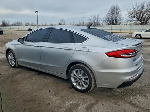 3FA6P0SU7KR157992 2019 FORD FUSION - Image 2
