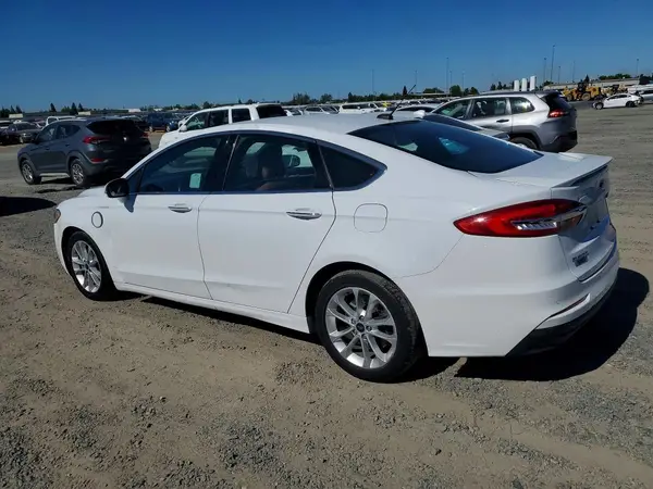 3FA6P0SU7KR238619 2019 FORD FUSION - Image 2