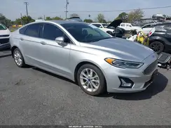 3FA6P0SU7KR251628 2019 FORD FUSION