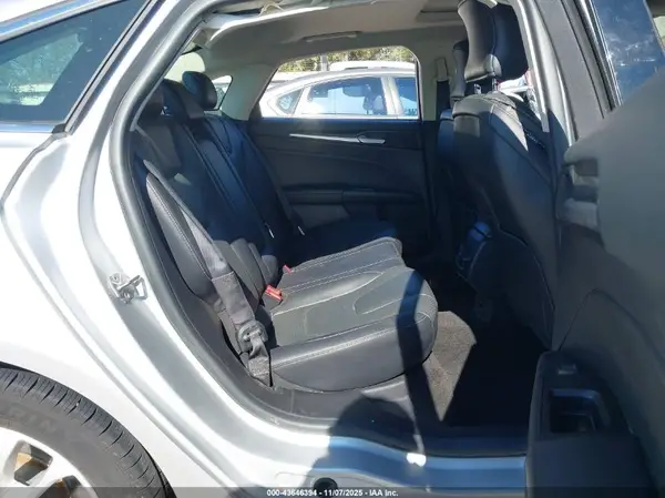 3FA6P0SU7KR258496 2019 FORD FUSION - Image 8