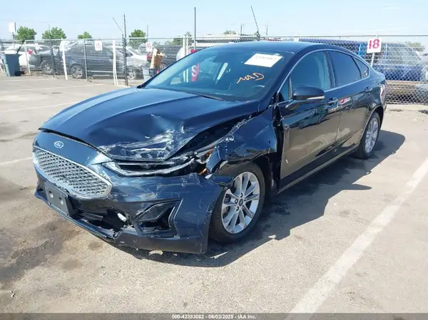 3FA6P0SU7LR114156 2020 FORD FUSION - Image 2