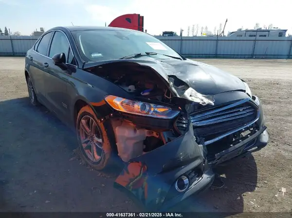 3FA6P0SU8GR157619 2016 FORD FUSION - Image 1
