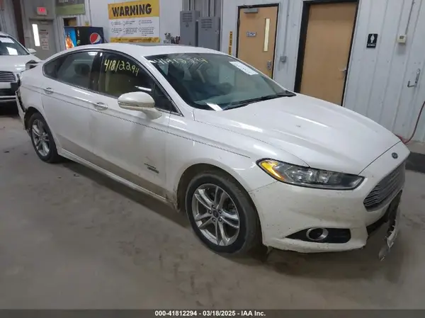 3FA6P0SU8GR259163 2016 FORD FUSION - Image 1