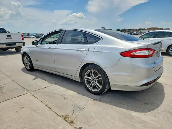 3FA6P0SU8GR384566 2016 FORD FUSION - Image 2