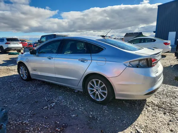 3FA6P0SU8HR105487 2017 FORD FUSION - Image 2